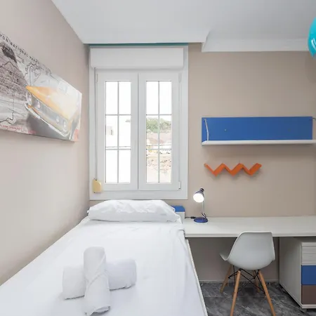 Sardina Balcony - 2 Min Walk To *