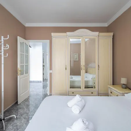 Sardina Balcony - 2 Min Walk To